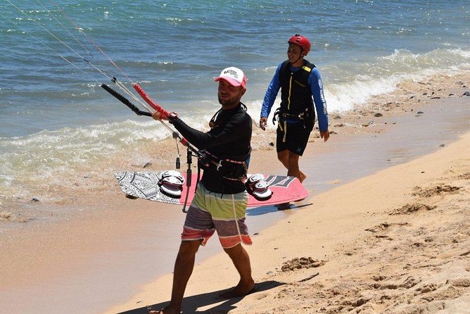 2.5-Hour Private Kiteboarding Lessons at Kanaha Beach in Kahului - The beach starts with control, not chaos