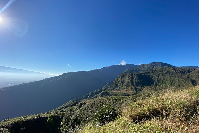 Amazing Maui Ridge Hike - Andrew’s Guide Style: Pace Control, Local Tips, and Photo Help