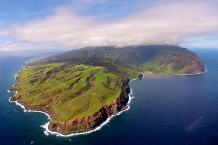 Central Maui: Two-Island Scenic Helicopter Flight to Molokai - What the pilot commentary adds (and why it matters)