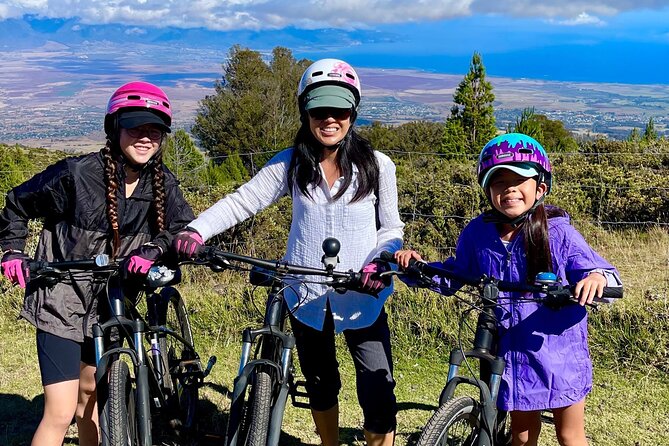 Cycle to the Sea with Maui Bombers - The ride feel: downhill speed, guided pacing, and real-road awareness