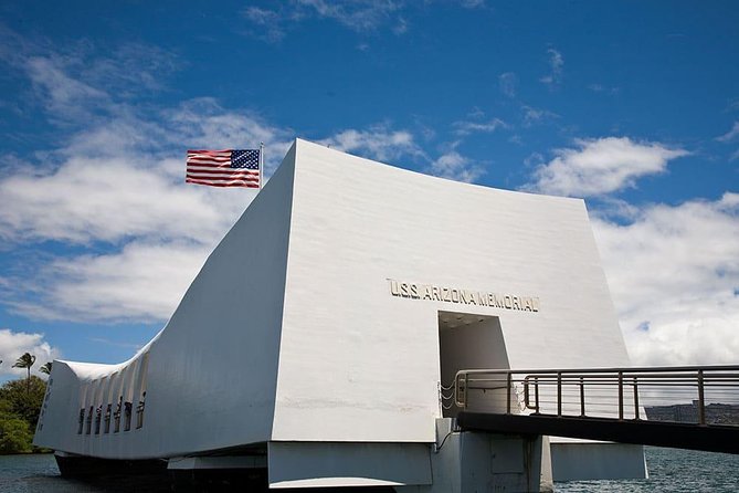 Day Trip from Maui to Oahu: Pearl Harbor WWII Heroes Adventure - The first checkpoint: Pearl Harbor Historic Sites Visitor Center