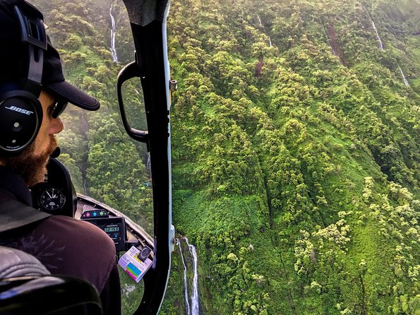 Doors Off West Maui and Molokai 45 minute Helicopter Tour - Key Things That Make This Doors-Off Flight Work