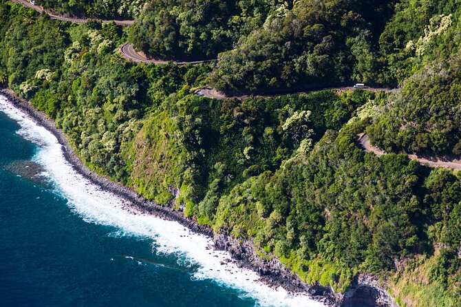 Famous Road to Hana Waterfalls, Black Sand Beach & Lunch - Stop 1 to early Hana views: Paia, Hana Highway, and the coastline mood