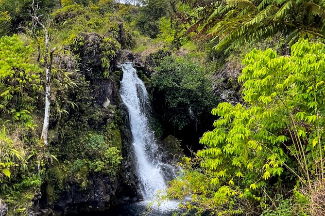 Half Day Private VIP Road to Hana Tour - Honomanu Bay: ocean calm with rugged edges