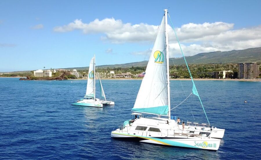 Kaanapali: Sunset Dinner Catamaran Cruise With Drinks - Boarding on a beach-loading catamaran, and what that means