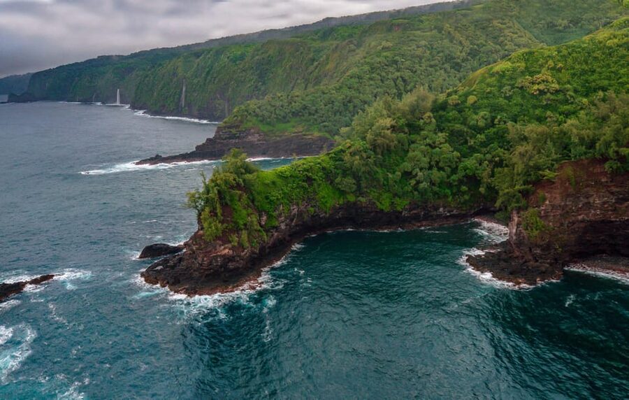 Maui and Molokai: Spectacular Helicopter Tour - West Maui to Molokai from above: why this route feels special