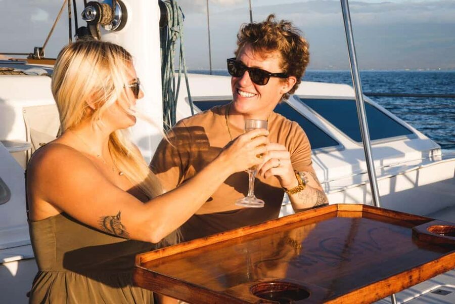 Maui: Deluxe Molokini Snorkel with Breakfast & Lunch - The spritz and beer bar: when to plan your drink