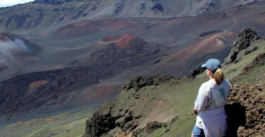 Maui: Guided Hike of Haleakala Crater with Lunch - Climbing to the 10,000-Foot Summit Through Alien Terrain