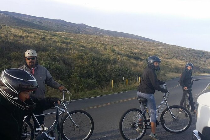 Maui Haleakala Sunrise Downhill Bike Tour with Mountain Riders Rated #1 - Makawao Town: a reset with coffee, snacks, and small-town Maui