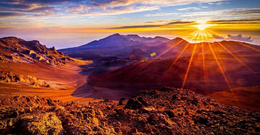Maui: Haleakala Sunrise Eco Tour with Breakfast - Dawn Up Close: From Dark to Orange on Haleakala
