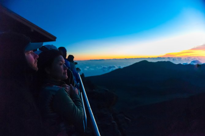 Maui: Haleakala Sunrise Spectacular with Local Breakfast - The Summit Climb to Haleakala Crater: What the 9,740 Feet Stop Really Delivers