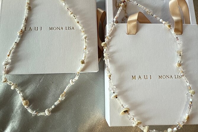 Maui Jewelry Making Class with Puka Shells and Pearls - Choosing a pearl or puka shell kit near South Kihei Rd