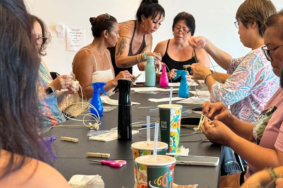 Maui: Lauhala Bracelet Weaving Craft Class - Finding the Right Spot in Kahului (Queen Kaahumanu Center)