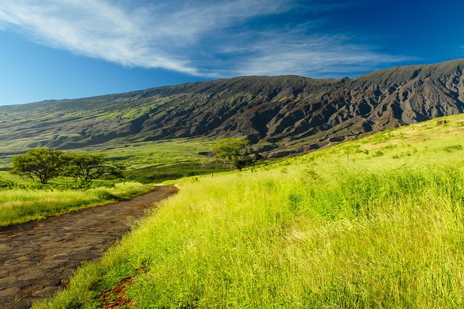 Maui "Loop" Road To Hana Audio Driving Tour - Wai‘anapanapa and the beaches that make the day feel worth it