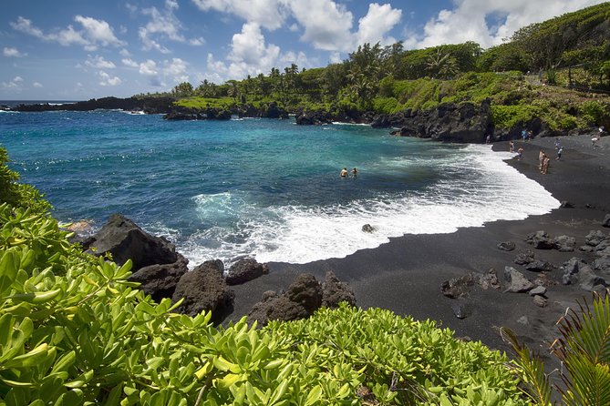 Maui "Loop" Road To Hana Audio Driving Tour - Stock up for the drive back: stores, beaches, and a few “stretch legs” wins