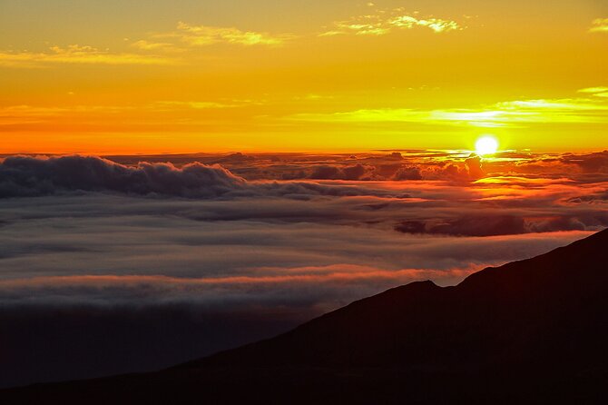Maui: Majestic Haleakala Sunrise Tour with Pick-up - Stop 1 inside Haleakala National Park: timed viewing plus real context