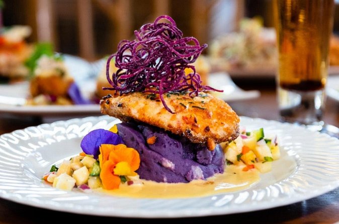 Maui Pineapple Tour: Farm and Feast Experience - Hali’imaile General Store dinner: farm-to-table comfort with real choices