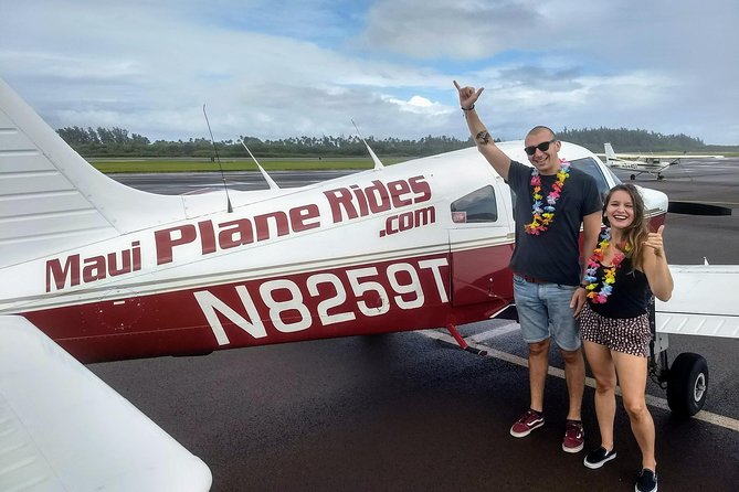 Maui -PRIVATE- Air Tour: 5 Islands: (2-5 people): SEE Even MORE! - Over Lanai and Kahoolawe: WWII Coasts and Moon-Like Ground