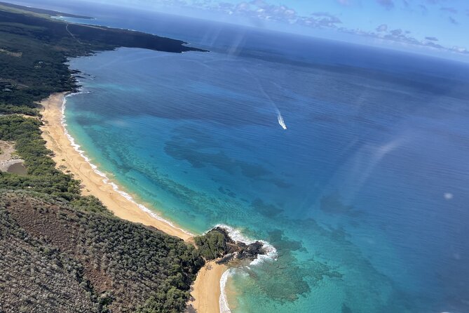 Maui -PRIVATE- Air Tour FUN: 3 Islands: (2-5 people): SEE it ALL! - The restricted-island moments and WWII craters you can only see this way