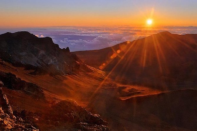 Maui-PRIVATE-Air Tour: Volcano Lava & Jungle Waterfalls (2-5 Max) - Price and value: is $380 per person worth it?