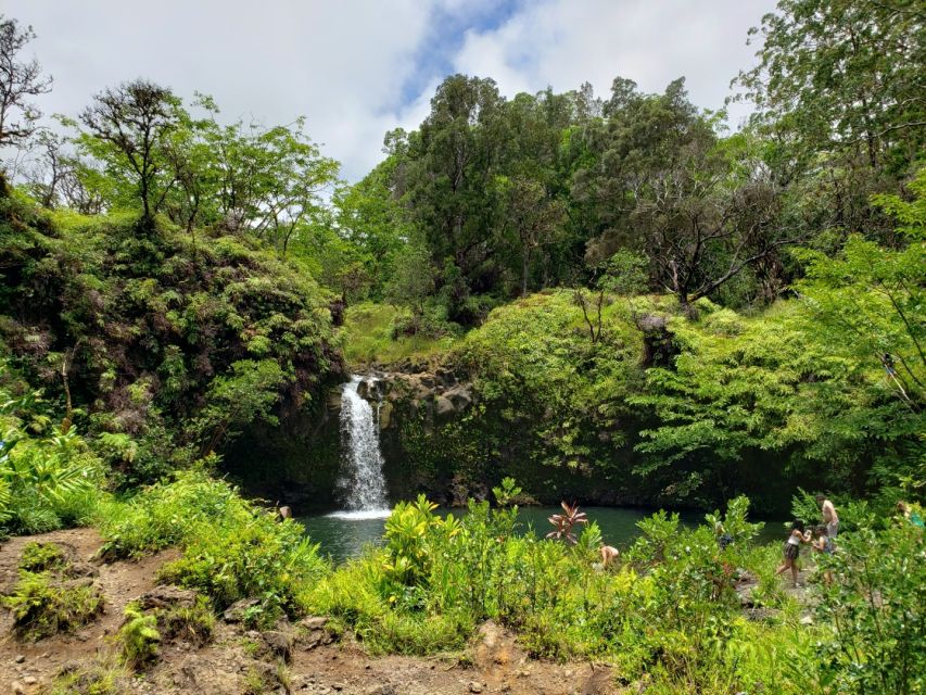 Maui: Road to Hana Adventure with Breakfast & Lunch - Hana Highway driving legends, explained in plain terms