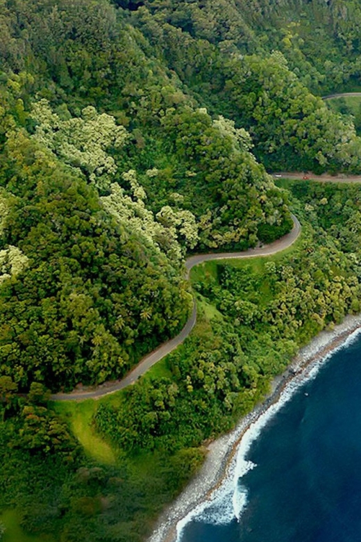 Maui: Road to Hana Sightseeing Tour - Waianapanapa State Park: walking the black sand beach