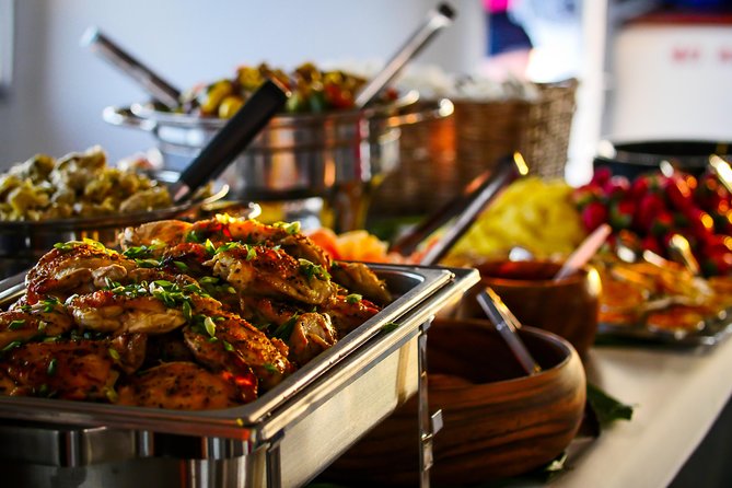 Maui Sunset Dinner Cruise - A Hawaiian Hula Experience - The Open Bar Setup, Micro-Brewed Beer, and Drink Options