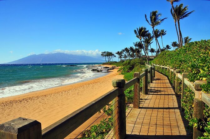 Maui: Te Au Moana Luau at The Wailea Beach Marriott Resort - Three-course family-style dinner: what tableside service feels like