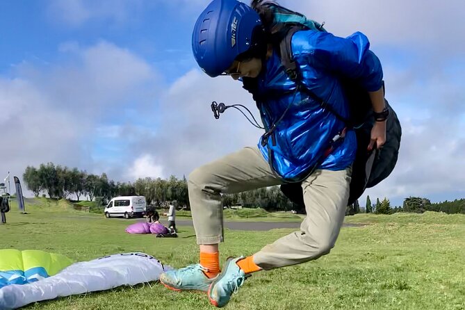 Paraglide Maui's 1K Tandem Paragliding Experience - Photos and landing at the grassy zone where you started