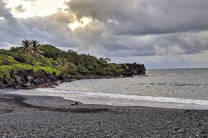 Private Full Day Hana Jeep Tour - Wai’anapanapa State Park: the main attraction and the weather reality