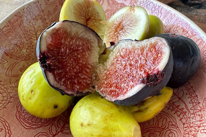 Regenerative Mango and Tropical Fruit Tour in West Maui - Views From the Orchard: Where to Look During Your Walk