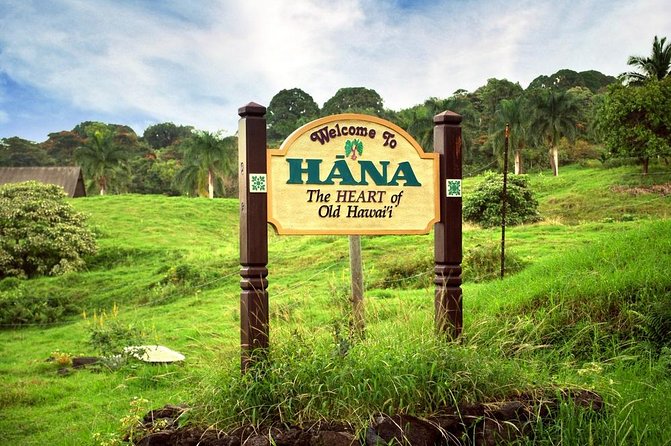 Road to Hana Adventure Maui Tour with Lunch - The Included Breakfast and Hana Farms Lunch Value