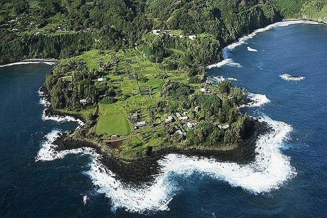 Road to Hana Deluxe Rainforest & Waterfall Experience from Maui - Hookipa Beach Park Surf Stop, Including the Famous Wave Spot
