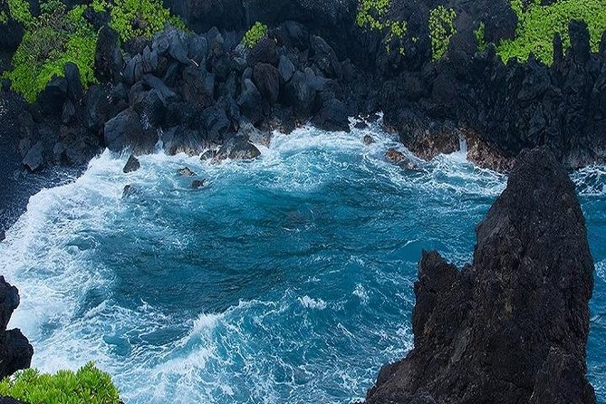 Road to Hana Deluxe Rainforest & Waterfall Experience from Maui - Hāna Farms Roadside Stand, Pizza Oven Bites, and Handmade Finds