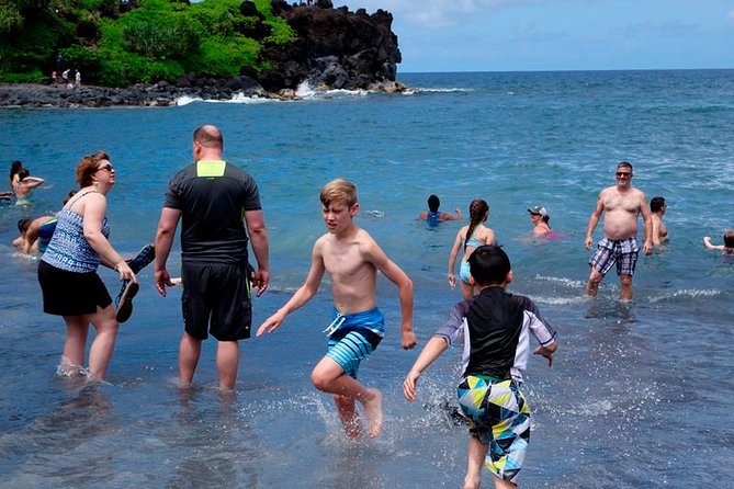 Road to Hana in Mercedes Van: Waterfalls and Black Sand Beach - Price, meals, and the lunch rule that affects real people