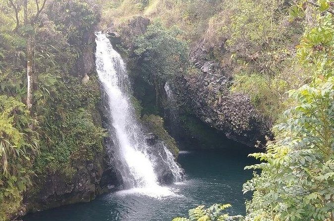Road To Hana: Maui Waterfall Hiking Tour in Private Jeep - Beyond the main road: black sand beach, turtles, and other side quests