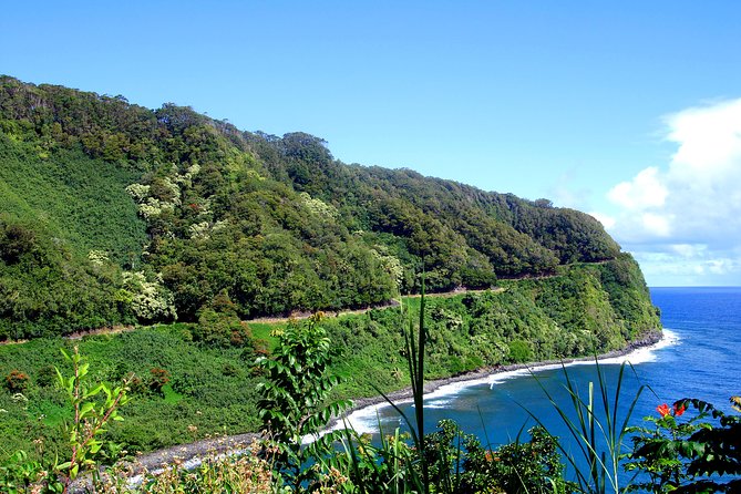 Small-Group Luxury Tour: Road to Hana and Ka'eleku Cavern Day Trip - Wai’anapanapa State Park: black sand beach without the rush