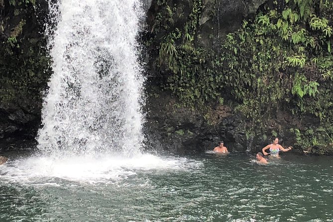 Small-Group Road to Hana Adventure Tour with Pickup & Lunch - Wai’anapanapa State Park: black sand, caves, and the blowhole