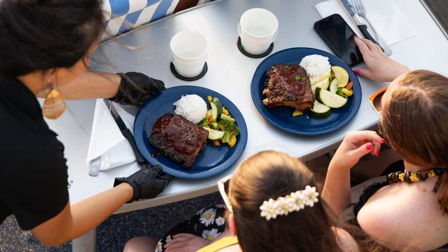 South Maui: Sunset Prime Rib or Island Fish Dinner Cruise - The sunset route, Kahalawai Mountains to Lanai and Molokini Crater