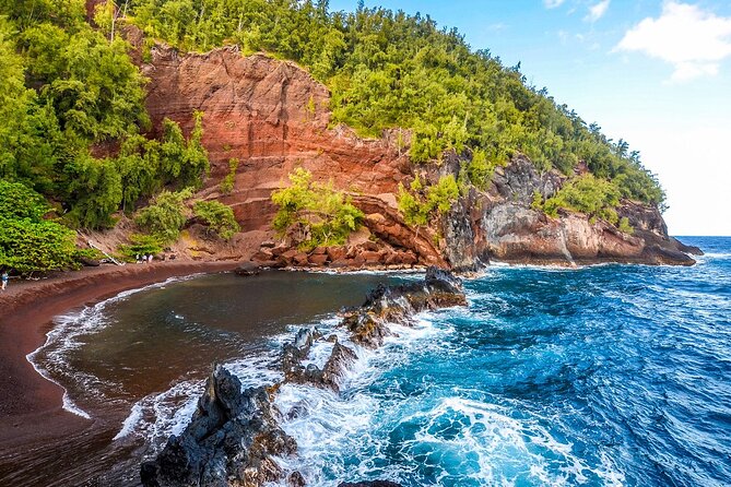 Stellar HI Tours- 15 person van-your own private tour to Hana! - The day’s structure: 11 to 12 hours, with built in breathing room