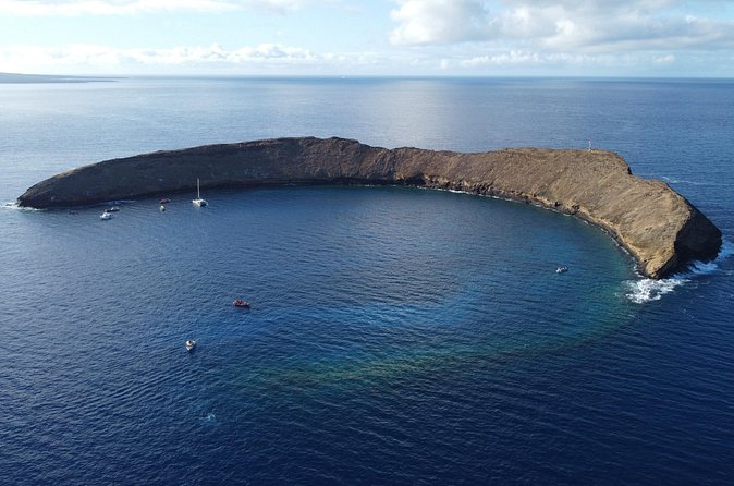 Two Site Snorkeling Adventure featuring the Molokini Crater - How the Yonegan crew keeps snorkeling on track